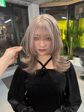 ベル(BEL) ミディアムウルフ/ハイトーンカラー