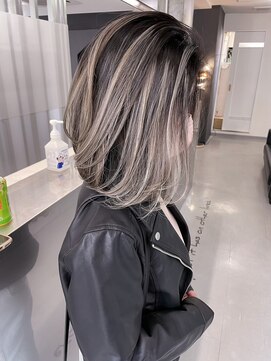 キング(K!ng) 縮毛矯正髪質改善ハイライトレイヤーカット楠葉美容室エクステ