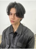 メンズセンターパートミディアムカルマパーマボブ黒上