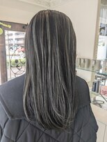 ロエネ(LOENE) ［佐々木］寒色系ハイライト×グレーアッシュ