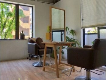 アヴリ(avli)の写真/大人女性のための、魅せる白髪染めと上質なプライベートサロン◎