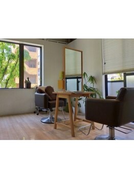 大人女性のための、魅せる白髪染めと上質なプライベートサロン◎