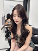 小顔ロングレイヤーカット顔周り冬グレージュカラー透明感カラー