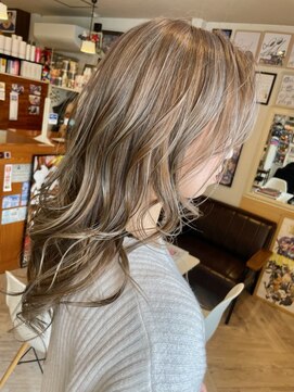 ヘア メイク ココ(hair make coco) ハイライト×ホワイトアッシュ♪♪