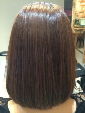 ループス(Roops) お手入れ簡単ナチュラルストレートボブ[表参道・南青山]