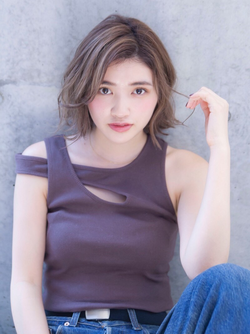 [Taylor] アッシュグレー×外ハネミディ