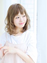 大人かわいいグレージュカラーミディ