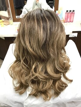 美容室ユアマージュ ロングヘア ダブルカラー