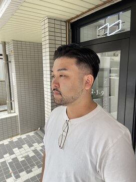 ウェルネス(Wellness) オールバック、スキンフェード