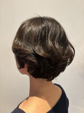 クベル(Kuvel) パーマ風ショートヘア