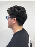 メンズスタイル　ツーブロック　パーマ　ハイライト