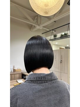 ヤテ(yate') パツッとミニボブ