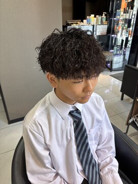 アイズ 海老名(AIZU) ツイストスパイラルパーマ ツイストパーマ メンズパーマ 眉毛