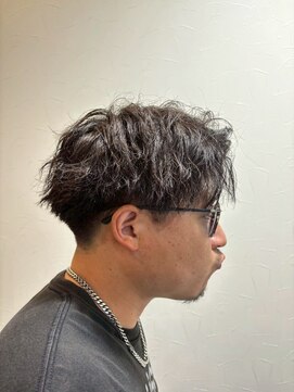 ヘアーワークス ボナ(HAIR WORKS bona.) サイドとバックすっきりと刈り上げ◎大人メンズツイストパーマ