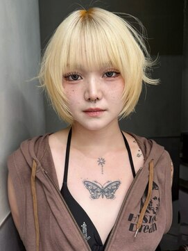 シオン(shion) ショートボブハイトーンホワイトベージュブリーチ_ba561691