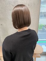 エウペ 渋谷(WEUPE)&nbsp;斜めバング/グレージュカラー/デザインカラー/シルキーベージュ