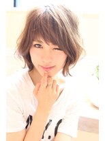 レウナ 外苑前(Reuna)&nbsp;ミディアムボブ・小顔・外はね無造作ウェーブ・グレージュカラー