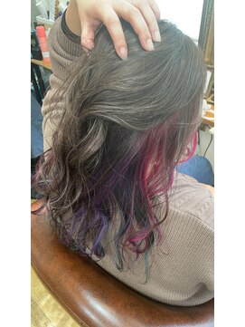 リリー ヘアーアンドビューティー(Lily) インナーカラー