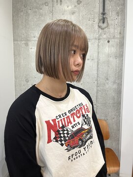 サクラ 岐阜(SAKURA) 首が綺麗に見えるボブ　切りっぱなし　ぱつっと　ベージュ　岐阜