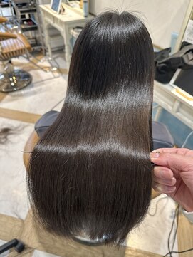 ロンドルーチェ 心斎橋(Lond luce) ダークアッシュ/ミディアムレイヤーカット［髪質改善/縮毛矯正］