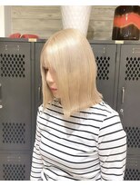 ヲタク(wotaku.)&nbsp;ブロンドベージュハイトーンカラー外はねボブ切りっぱなしボブ