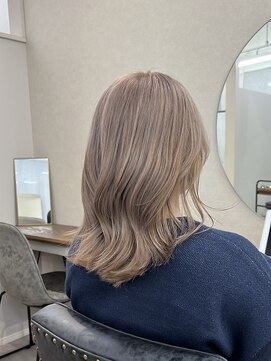 ローレン(Lolen.) 【ホワイトグレージュ/イメチェン】しまゆー