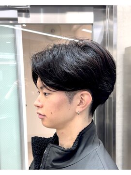 リベル(LIBER) センターパート/ニュアンスパーマ/カルマパーマ/フェザーパーマ