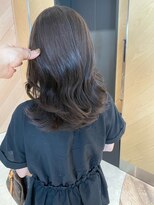カミエ(kamie)&nbsp;セミロング×グレージュで作る大人っぽい透明感