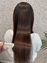 ベルフェミンミエル&nbsp;縮毛矯正で扱いやすいストレートヘアに