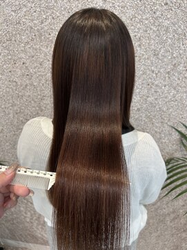 ベルフェミンミエル 縮毛矯正で扱いやすいストレートヘアに