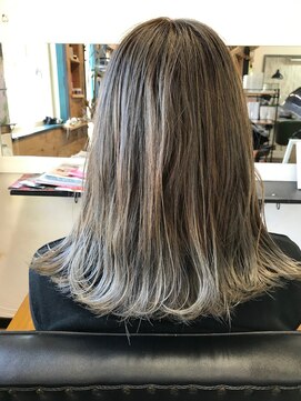 シャラ美容室 ホワイトベージュ