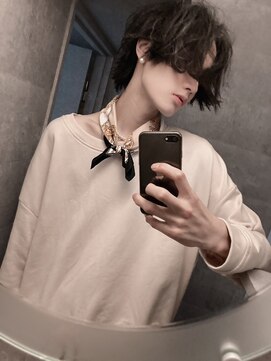 シン(syn) 前髪長めマッシュミニウルフ センターパート