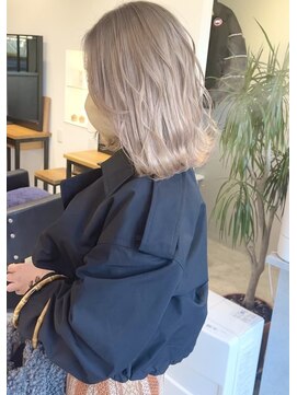 アール(ART) ホワイトパールベージュ