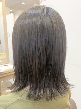 アルターリール(aL ter Rire) オリーブブラウン/外ハネミディアム/福原遼華