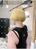 ミニボブ×ブロンド