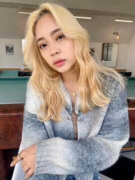 ゲーム バイ アランスミシー 横浜(GAME by Alan Smithee) ハニーブロンド