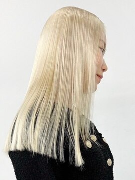 ウィコ 新宿(WICO) ホワイトブロンド[新宿駅/ワンレン/ダブルカラー/小顔]