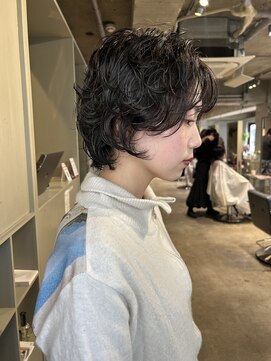 ローエ バイ デコ(Rohe by DECO) [伽羅]周りと被らない！ショートパーマ