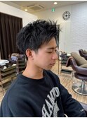 『メンズ長さのあるスパイキーショート』