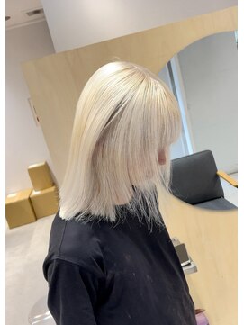 スタン 渋谷(Stam) ブロンドヘア抜きっぱなしブリーチダブルカラー髪質改善渋谷駅