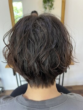 ハイナ(Hi...na) ハンサムナチュラルパーマ