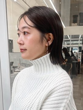 ニトバイアンキシム(nit by ahnkism) 耳かけ切りっぱなしボブ堀江