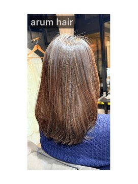 アルム(arum) 綺麗めスタイル。前上がりローレイヤー