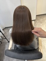 ジーナ 吉塚(Zina)&nbsp;ナチュラルブラウン×艶髪ストレート【福田れん】吉塚 髪質改善