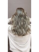 ラネージュ(La Neige)&nbsp;バレイヤージュ　外国人風グレーカラー