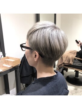 ティー リュクスボーテ(T LUXE BEAUTE) シアーベージュ/マッシュ/ツーブロック