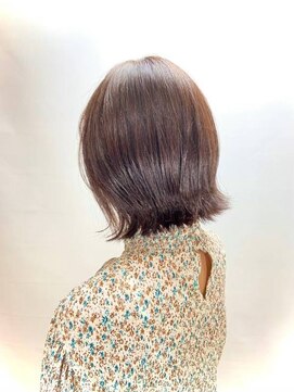 クオリス 上福岡店(QUALIS) 外ハネ/切りっぱなしボブ/暖色系カラー/小顔/ボブ/30代40代/