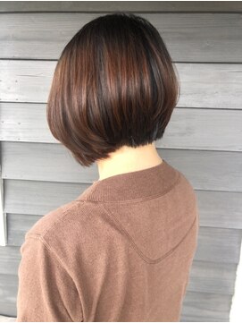 パライソ 竜美丘店(PARAISO) 首元スッキリ前下がりショートボブ