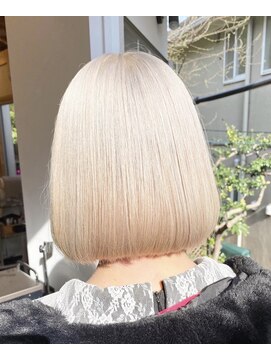 オムネス(omnes) 『ブロンドカラー』担当 飯村 奎太