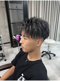 ホワイトメッシュアップバング短髪短髪フェード刈り上げ